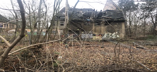 ...oft in Erinnerung gebracht, aber außer am Sichtschutz wurde der Zustand immer schlechter...